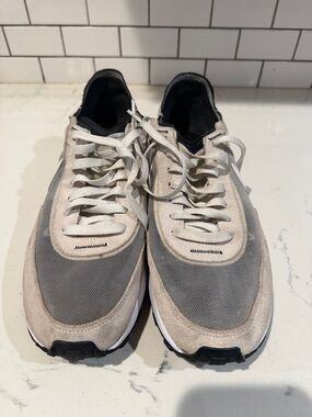 Nike Men's Gray and Cream Low-Top Sneakers